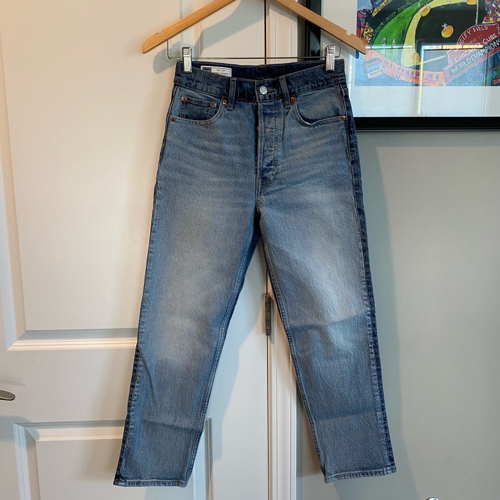 ✨Gap (NWOT) Cheeky Straight Hight Rise Size 26✨